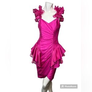 Vintage 80s Hot pink ruffled sleeveless cocktail dress with zipper back